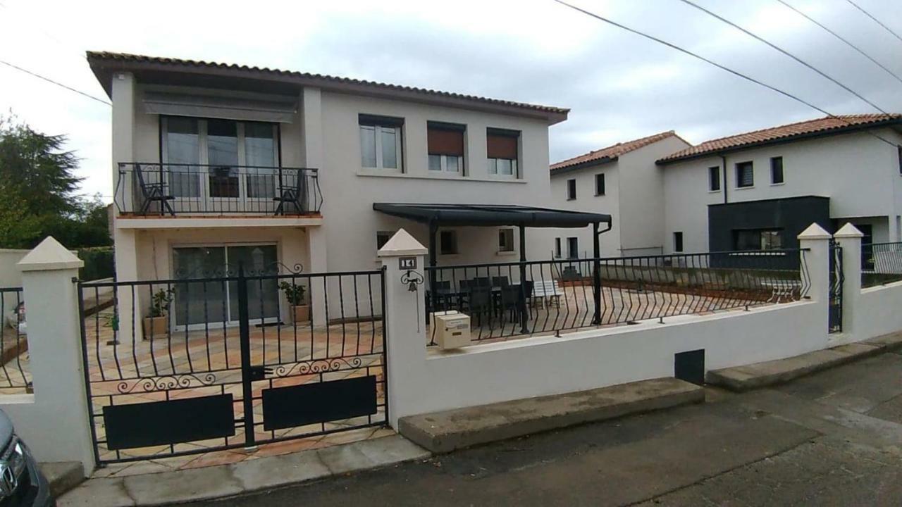 Maison De Charme Castries Esterno foto