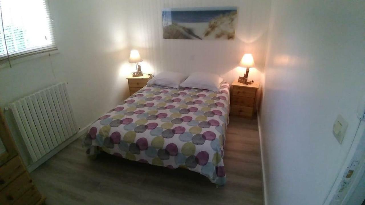 Maison De Charme Castries Esterno foto